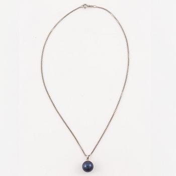 Necklace, 18K white gold with Tahitian pearl, chain silver.