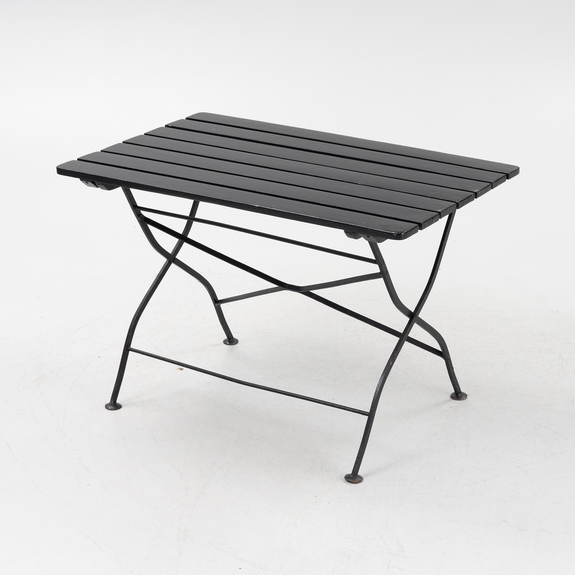 A 6-piece garden group, Byarums Bruk, second half of the 20th Century.