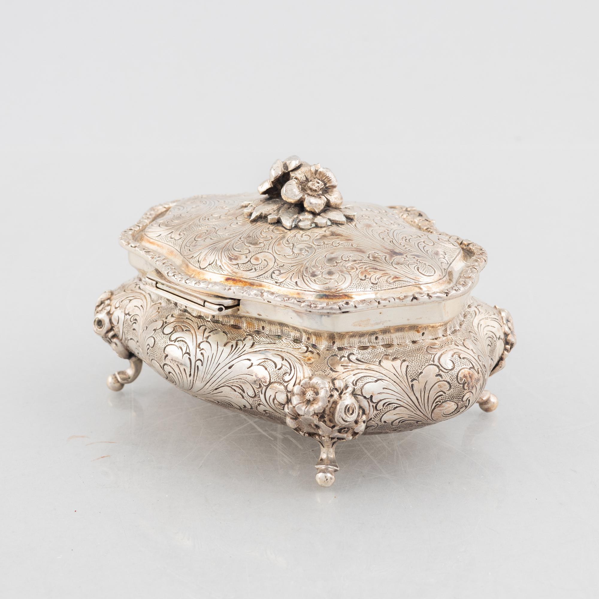 Sugar box, silver, Italy 1934-44, Swedish import mark.