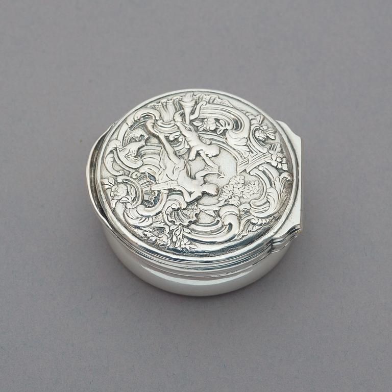 SNUSDOSA,  av Peter Pihl, Västervik 1766. Rokoko.