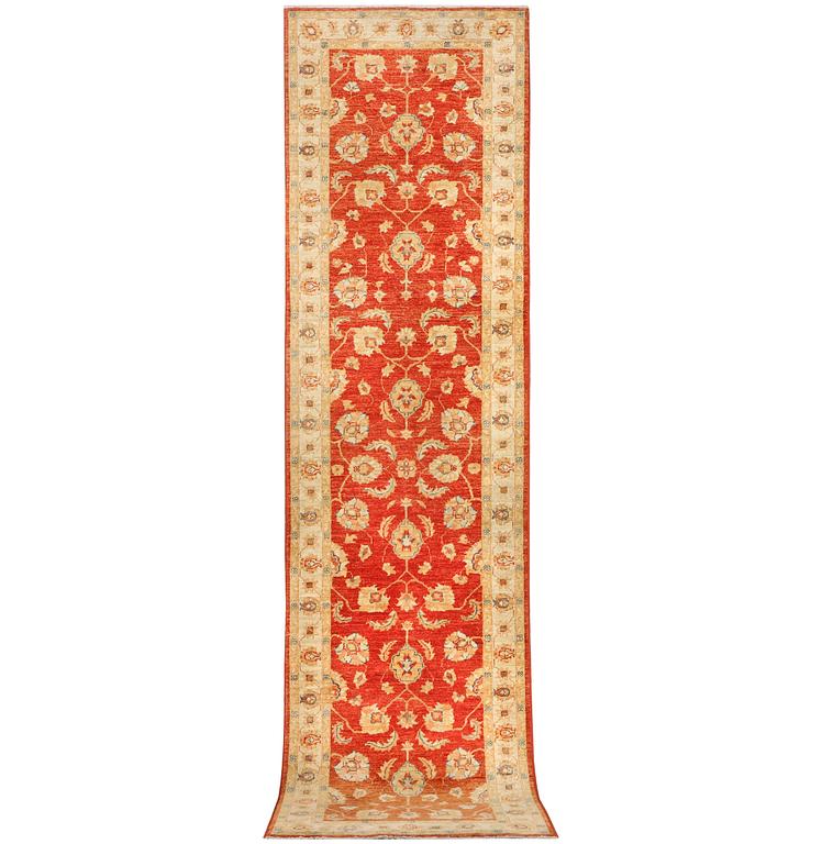 A Ziglar Design runner, c. 345 x 80 cm.