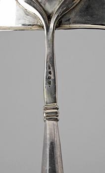 SOPPSLEV samt FRUKTKNIVAR, 6 st, silver, 1900-talets första hälft.