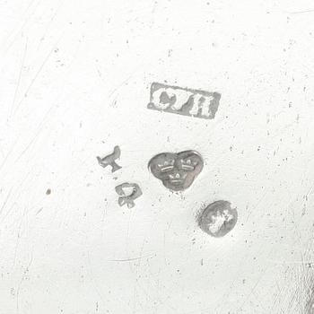 GRÄDDKANNA, silver, senempire, otydliga stämplar. Vikt ca 134g.
