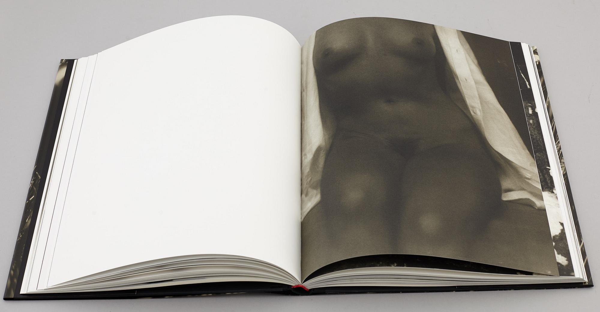 FOTOLITTERATUR, 2 st, "Mikael Jansson - Nude" och "Robert Nettarp, 1970-2002".