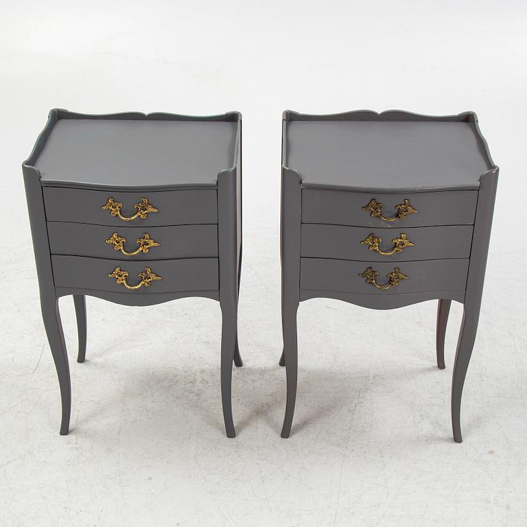 Sängbord, ett par, rokokostil, 1900-talets andra hälft.