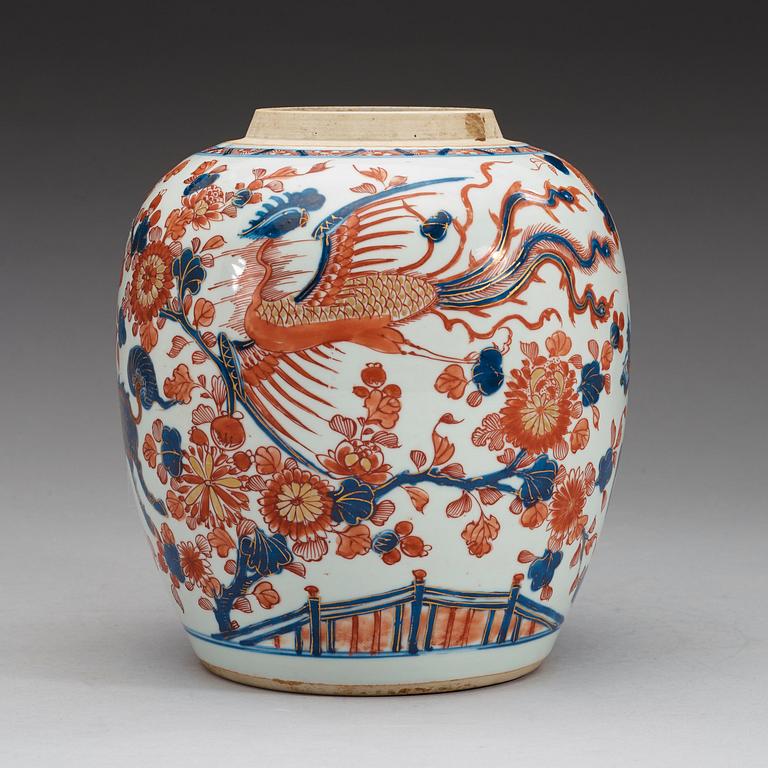 A imari jar, Qing dynasty Kangxi (1662-1722).