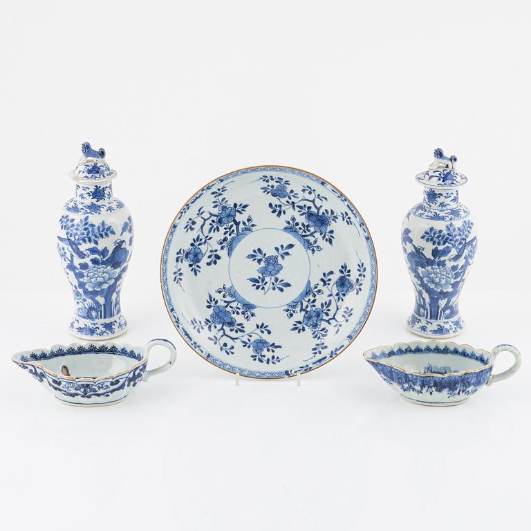 Five blue and white porcelain pieces, China, Qing dynasty, 18th-19th century.