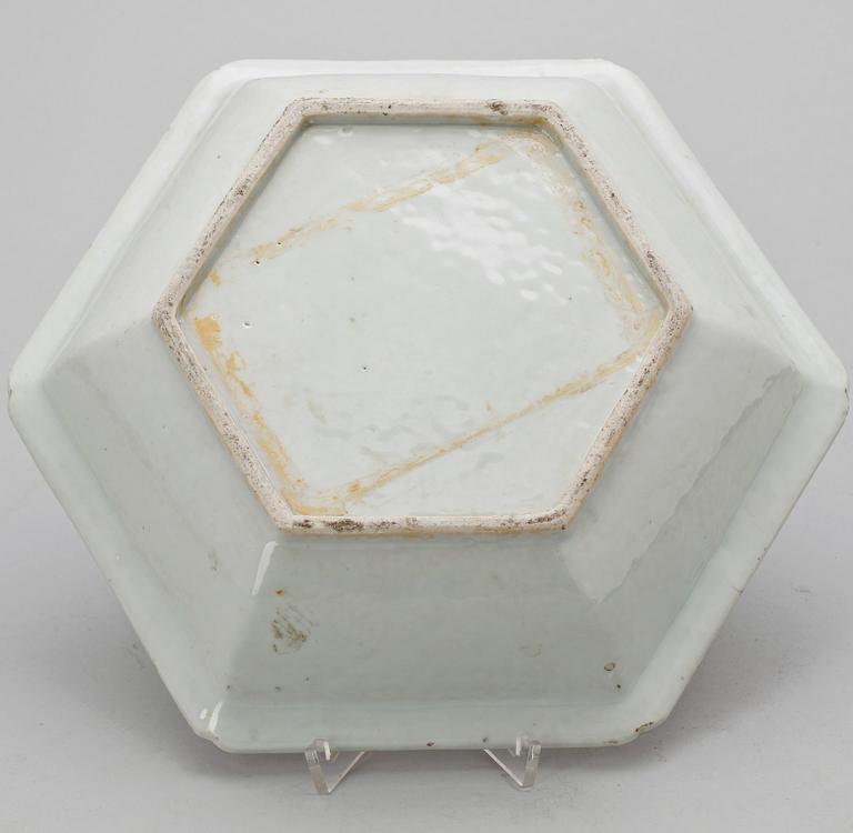 SKÅLFAT, porslin, Kina, 1700-tal.