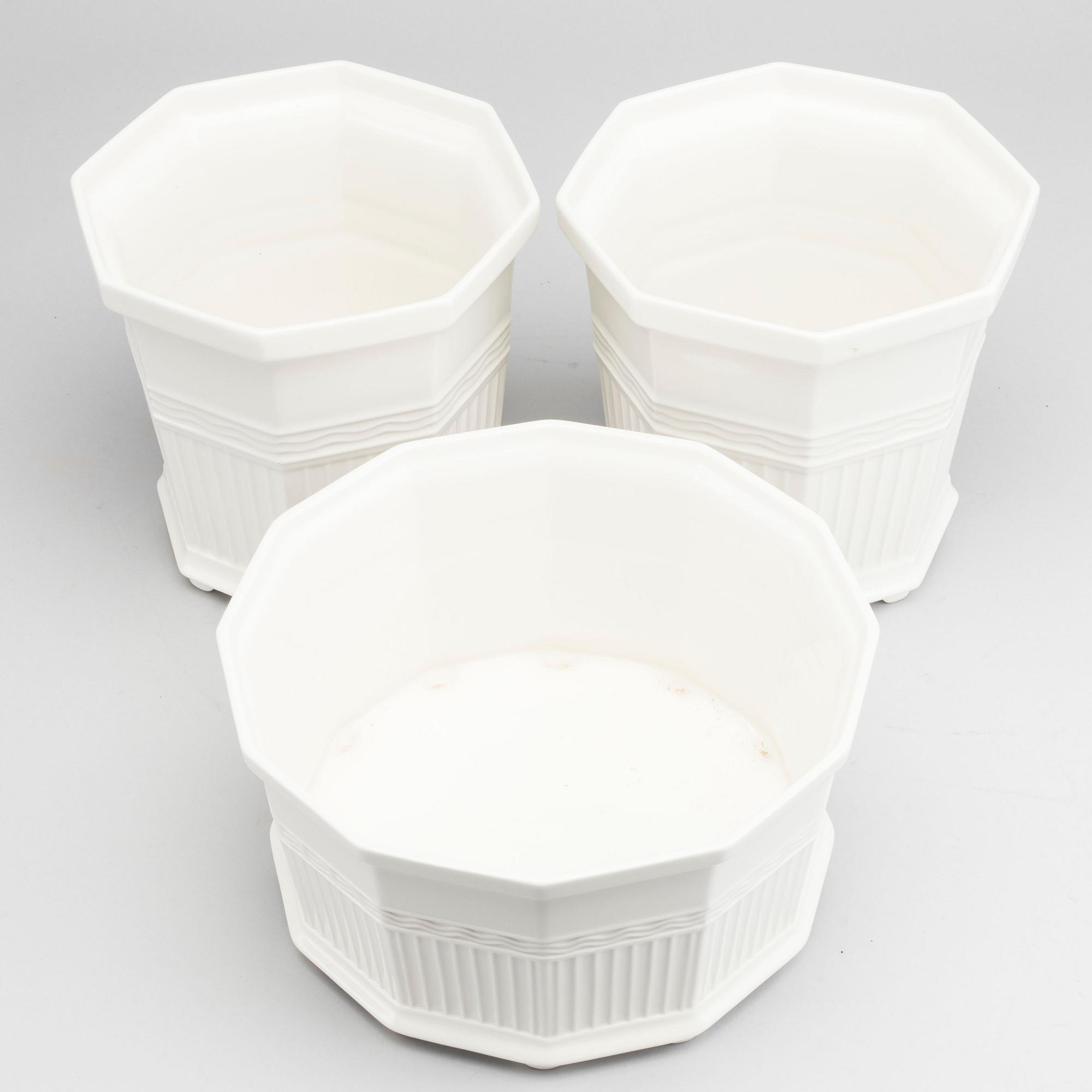 PRINS EUGEN,  a set of three flower pots.
