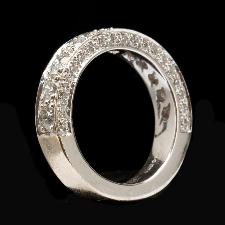 RING, 18k vitguld med briljantslipade diamanter 1,15ct. Vikt ca 6,5g.