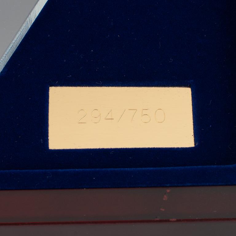 Collector's coin, Astrid Lindgrens kära barn, 1 kilo of silver, numbered 294/750, Mynthuset Sverige 2002.