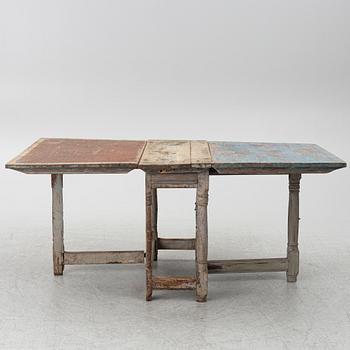 A Swedish baroque gate leg table, 18th century.