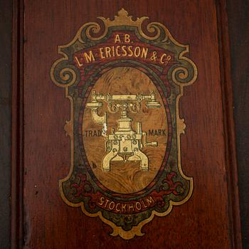VÄGGTELEFON. LM Ericsson, sekelskiftet 1900.