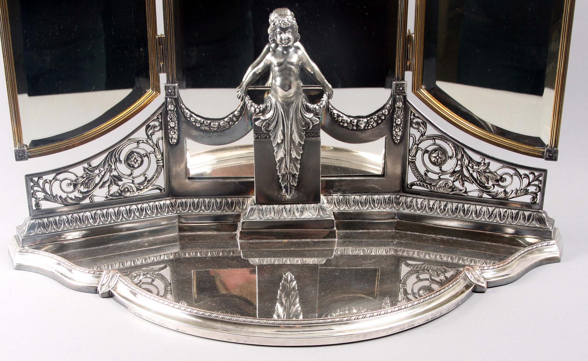 BORDSSPEGEL. WMF, försilvrad, Louis XVI-stil, efter 1909.