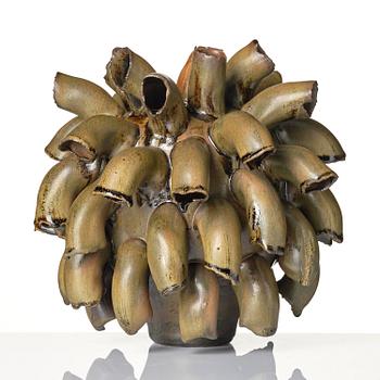 Mårten Medbo, vas, "Hairy", stengods, egen ateljé, 2016.