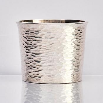 Atelier Borgila, a sterling silver vase/bowl, Stockholm 1944.