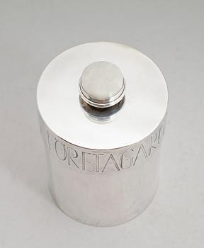 DOSA, silver, Kerstin Öhlin, 1974. Vikt ca 375 g med lockets träinsats.