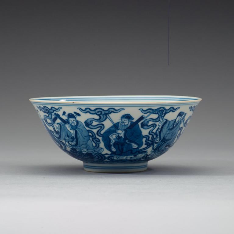 A blue and white bowl, Republic (1912-49) with Qianlongs sealmark.