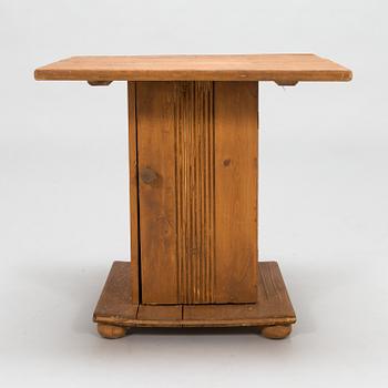Eliel Saarinen, 3-piece nursery furniture set 'Elsa' for Oy Stockmann Ab, Keravan puusepäntehdas, Finland 1918.