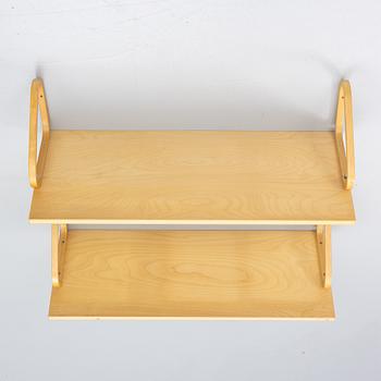 Alvar Aalto, vägghyllor, ett par, modell 112B, Artek, Finland, sent 1900-tal.
