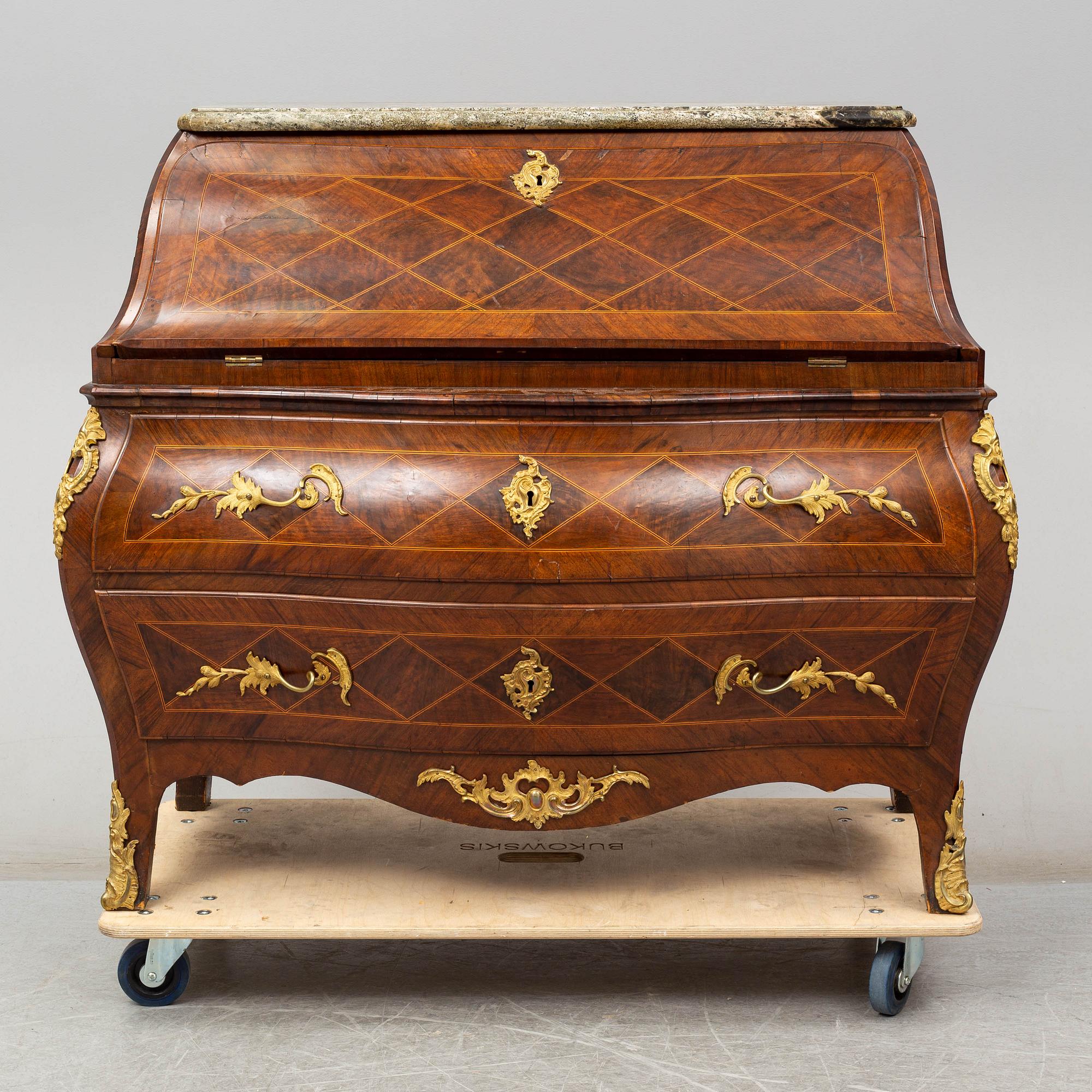 SEKRETÄR, svensk rokoko, 1700-talets andra hälft.