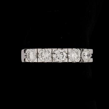 RING, 18k vitguld med briljantslipade diamanter tot ca1,05ct. Vikt 4,2g.