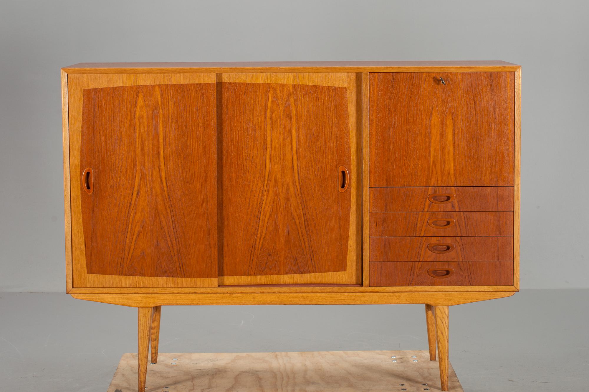 SIDEBOARD/SKÅP, 1900-talets andra hälft.