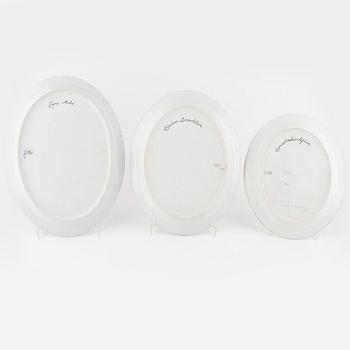 Three porcelain serving platters, "Flora Danica" (Hausmålerai), Royal Copenhagen, Denmark.