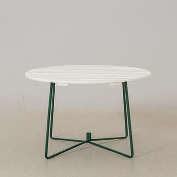 Arthur Lindqvist, garden group 5 dlr model 9A and chair no. 1, Grythyttan 20th century.