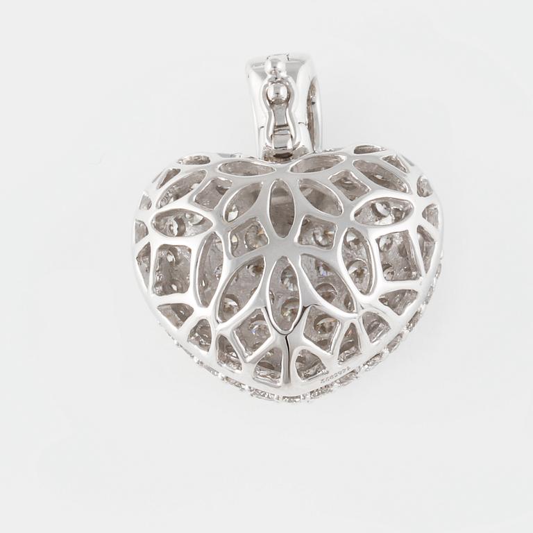 HÄNGE, 18K vitguld med  100 briljantslipade diamanter 1.72 ct. Vikt  6,0 gram.