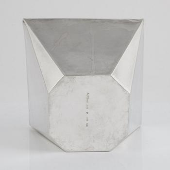 A sterling silver bowl, mark of Bo Klevert, Stcokholm 1992.