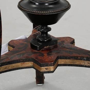 BORD, Ny-Louis seize, Frankrike, 1800-talets andra hälft.