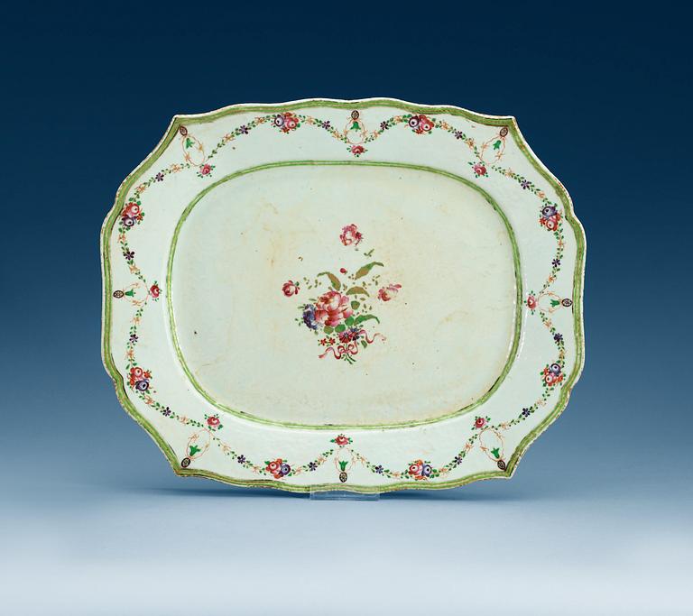 A famille rose charger, Qing dynasty, Qianlong (1736-95).