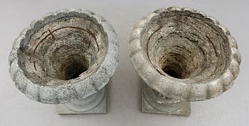 TRÄDGÅRDSURNOR, 1 par, 2000-tal.