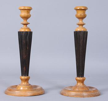 LJUSSTAKAR, ett par, trä, 1900-talets första del.