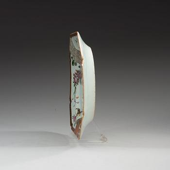 A famille rose serving dish, Qing dynasty, Qianlong (1736-95).