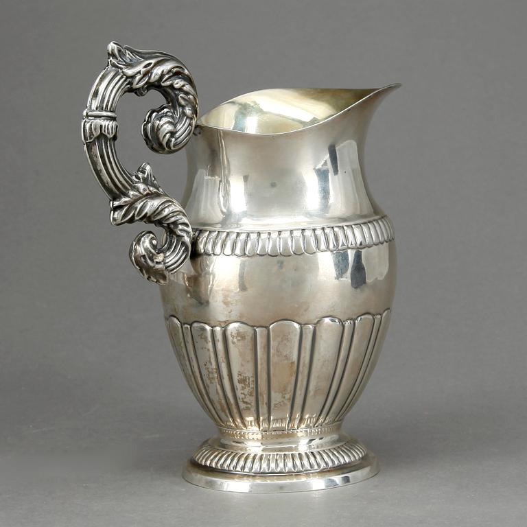 MJÖLKKANNA, silver, Mattias Helén, Västervik, 1845. Vikt 237 gram.