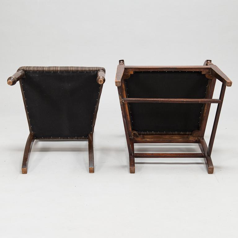 Matbord och 8 stolar, mahogny, tageltyg, England, 1900-talets första hälft.