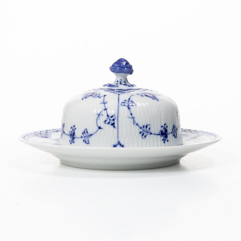 Royal Copenhagen, Smörterrin, porslin, "Musselmalet halvblond", Danmark.
