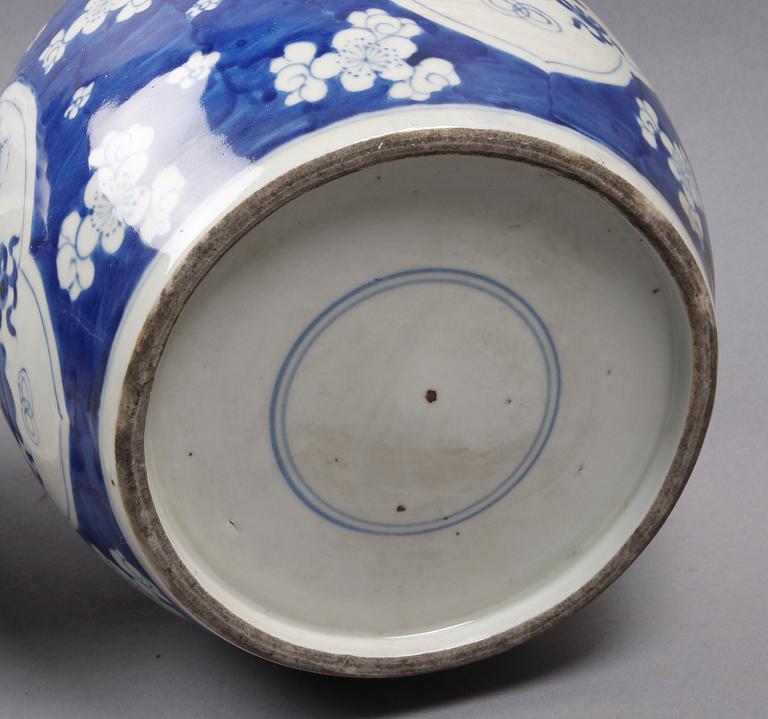 BOJANER, ett par, porslin, Kina, 1900/2000-tal.