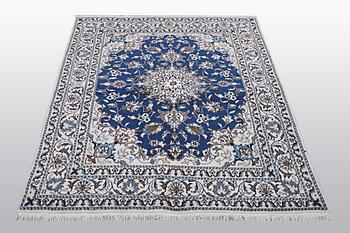 Matta, Nain, part silk, 9 LAA, ca 203 x 147 cm.