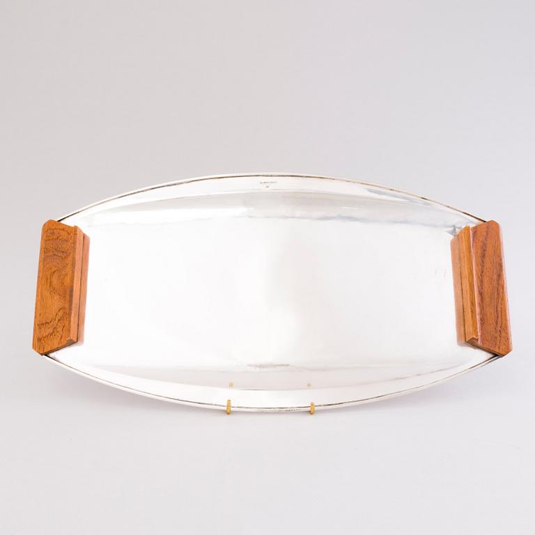 TAPIO WIRKKALA, A silver tray for Kultakeskus, Hämeenlinna 1963.