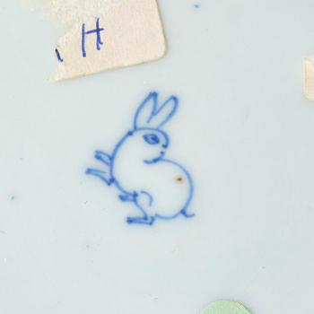 A famille noire cup with stand, Qing dynasty, Kangxi (1662-1722).