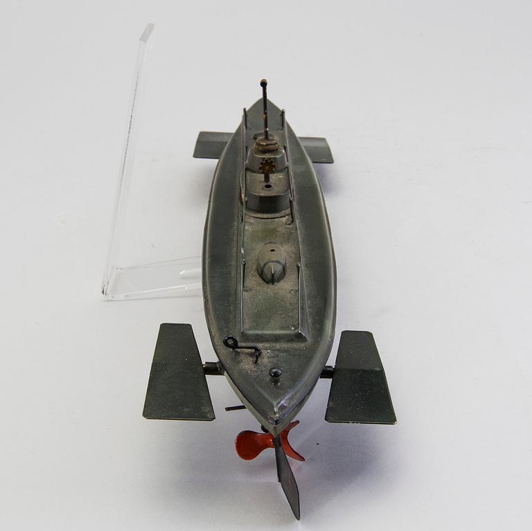 A tinplate Gebrüder Märklin 5081/41 submarine, Germany, 1910/20s.