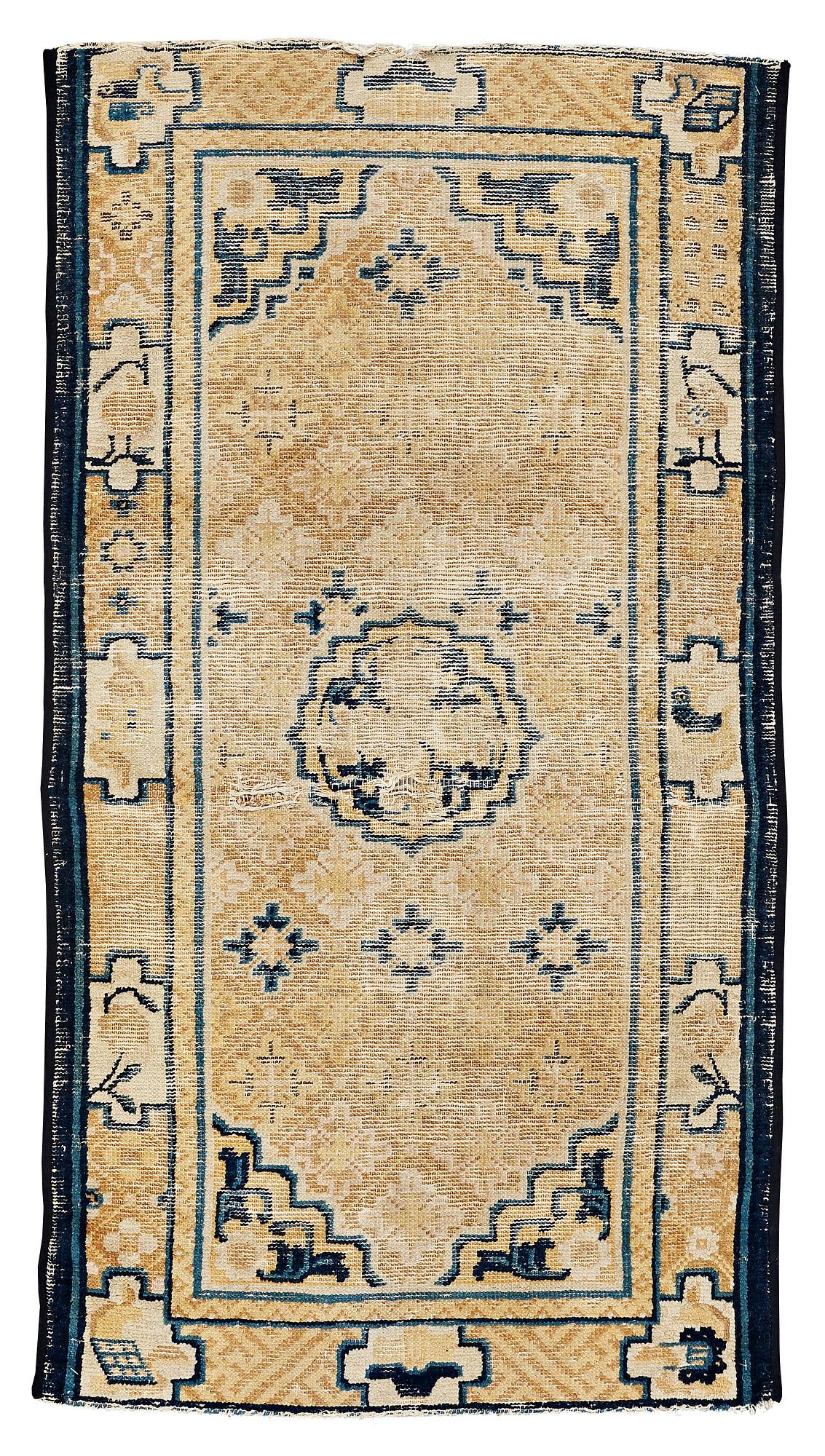MATTO, an antique Ningxia, China, late Qing, ca 130 x 70,5 cm.