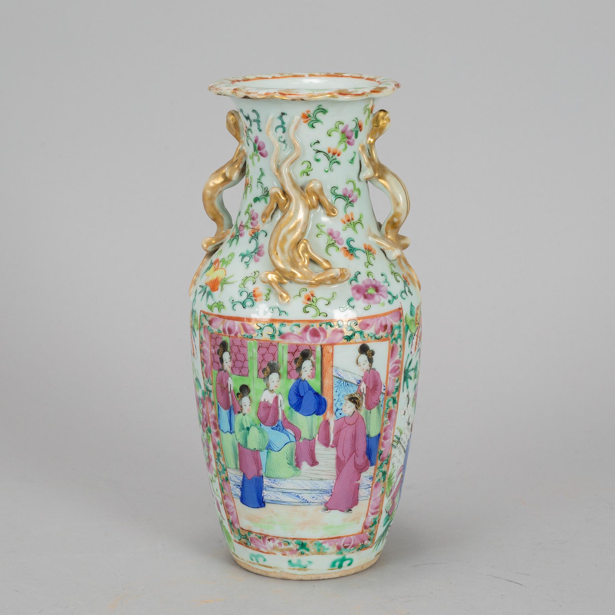 VAS, porslin. Qingdynastin, Kanton, 1800-tal.