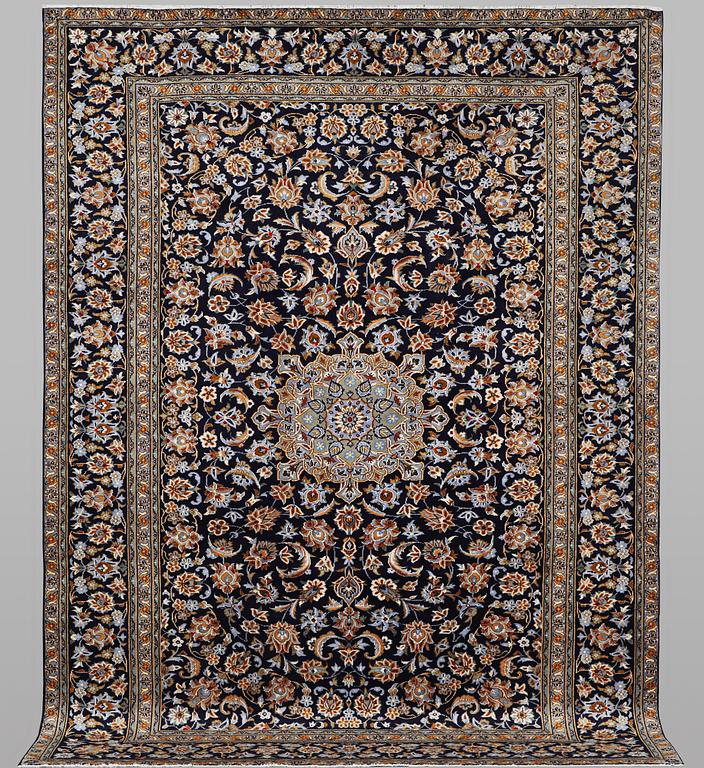 A carpet, Kashan, ca 348 x 237 cm.