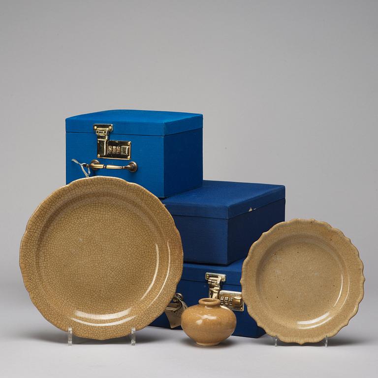 Two ge glazed Chinese dishes and a pot, South East Asian, 20th Century.