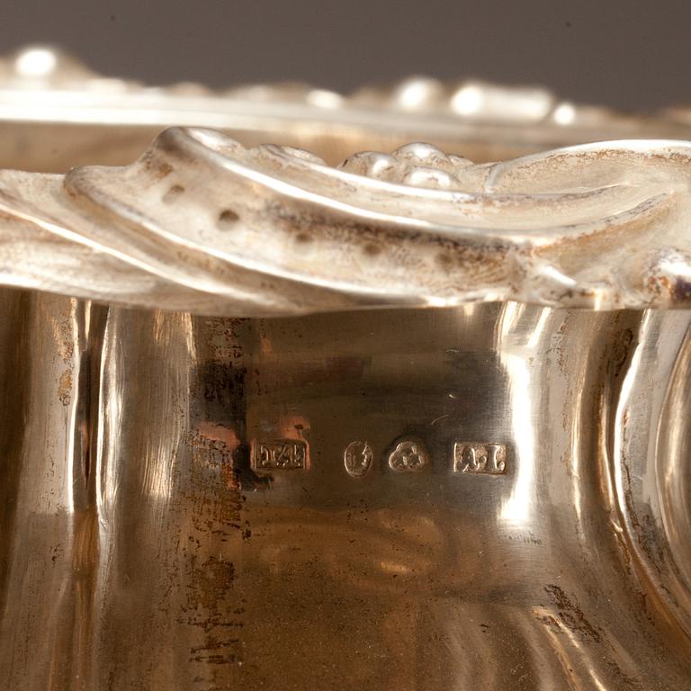 SOCKERSKÅL, silver. Nyrokoko. Adolf Lilja, Stockholm 1849. 920g.