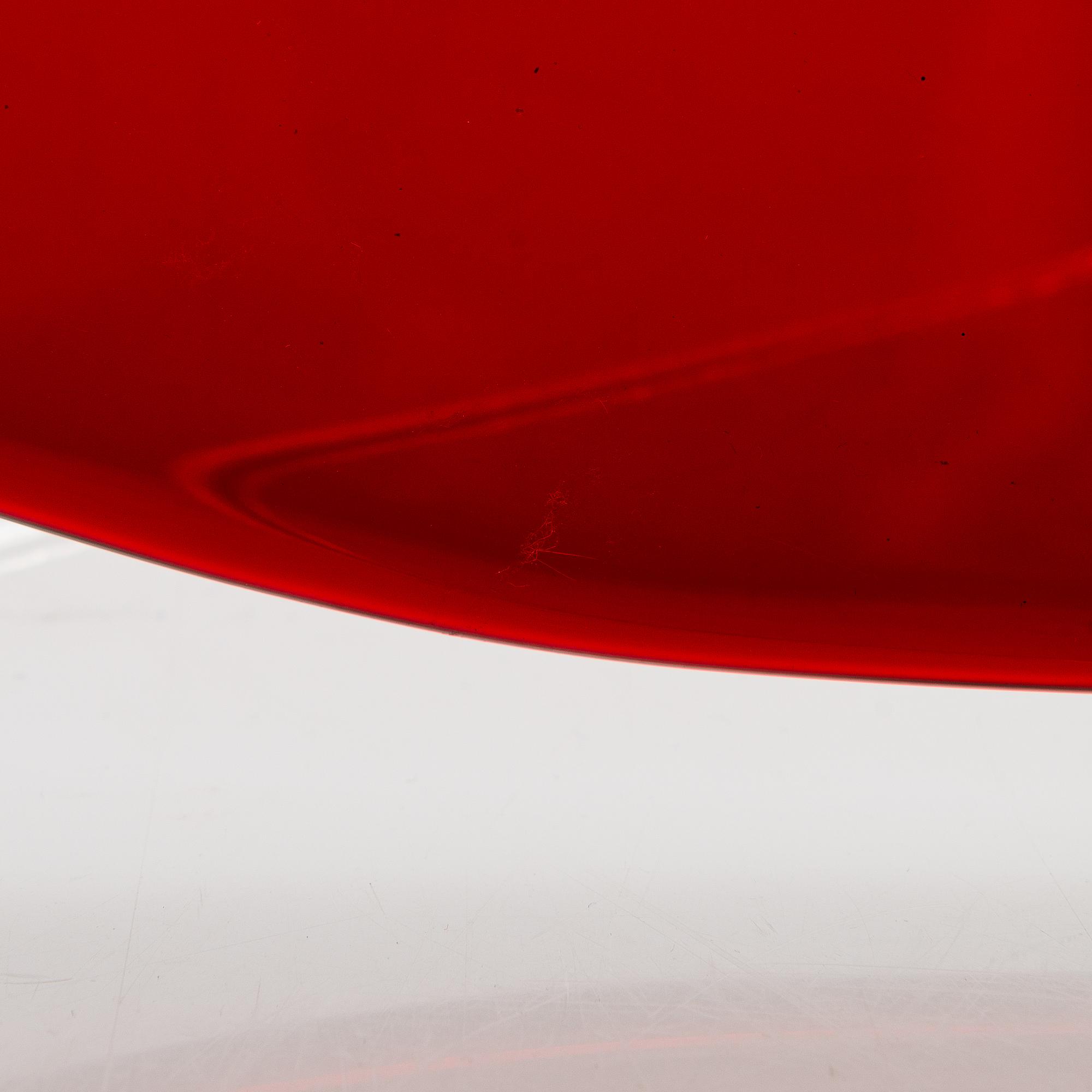 Brita Flander, glasskulptur, "Red", unik, ur "Serafimer"-serien, signerad B. Flander / US. Notsjö Nuutajärvi 1995.